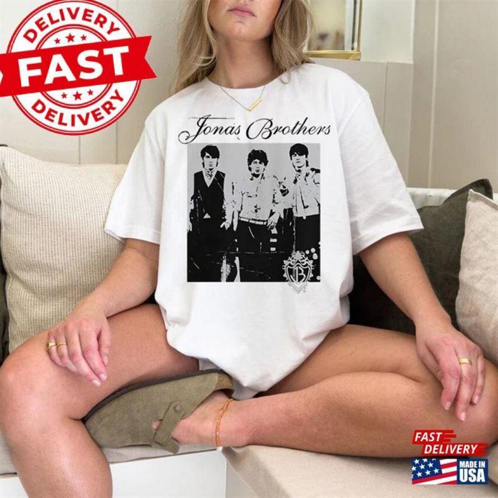 Jonas Brothers  Shirt Five Albums One Night Tour Nick Joe Kevin